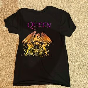 Queen T-Shirt, barely worn, size adult small :)